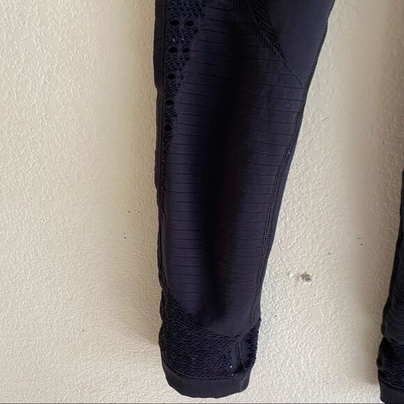 Gymshark Black Cropped Energy + Seamless Leggings - Picture 5 of 6